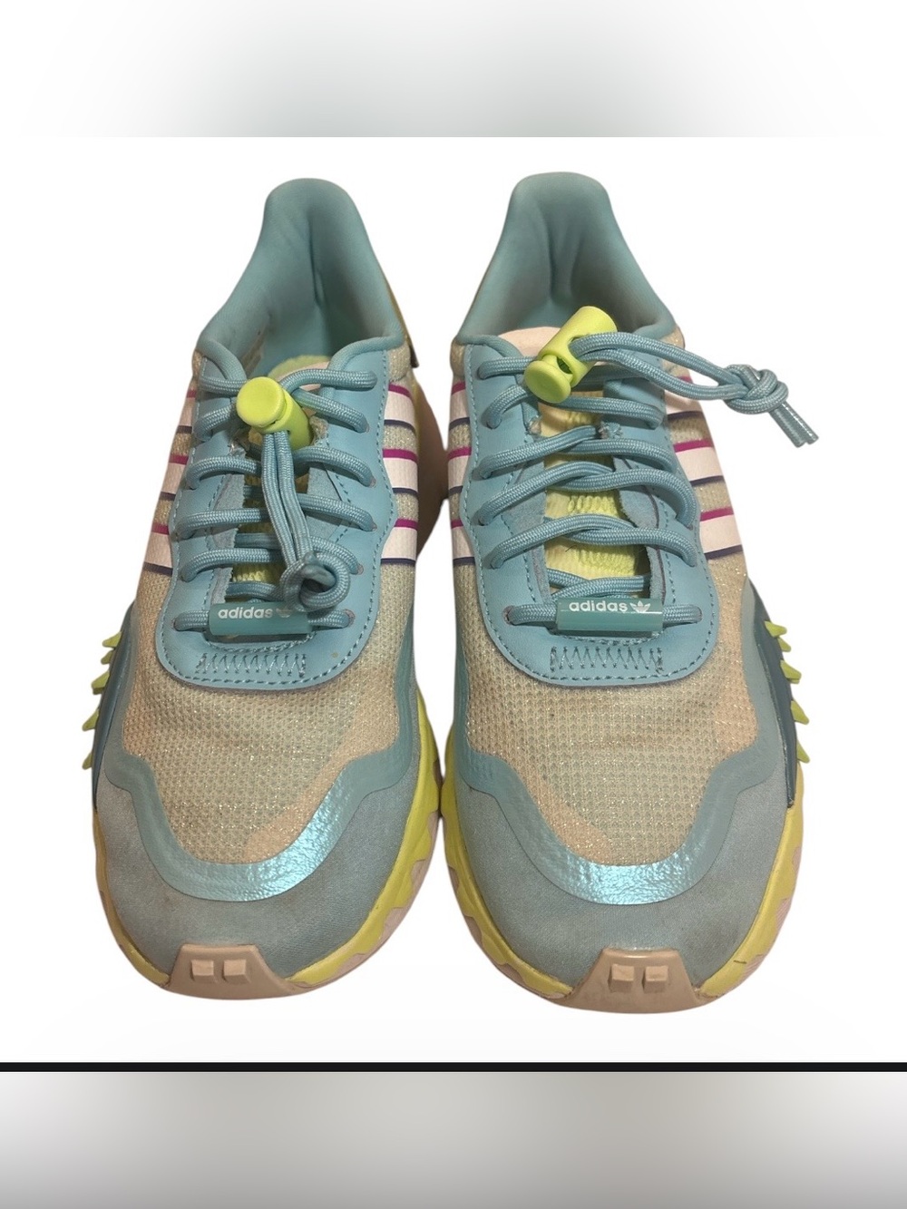 Adidas Choigo Women’s Sneakers in Hazy Sky/Hi-Res Yellow with toggle Lacing